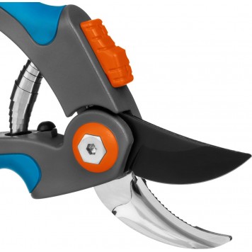 423455 | Секатор с двухкомпонентными рукоятками, плоскостной, 205 мм, GRINDA P-55-7