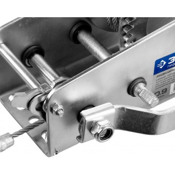 43113-0.9_z01 | Лебедка ручная барабанная тяговая, тросовая, 0.9 т, 8 м, ЗУБР ПРОФЕССИОНАЛ-4