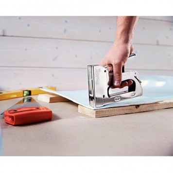 5000067 | Степлер (скобозабиватель) ручной для скоб тип 140 (G / 11 / 57) (6-14 мм) Cтальной корпус. Легкое трехпозиционное сжатие рукоятки ( -40%), RAPID R34E-2