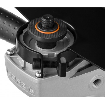 УШМ-180-1800 ПМ3 | Углошлифовальная машина (болгарка), плавный пуск, 180 мм, 8000 об/мин, 1800 Вт, ЗУБР МАСТЕР-3