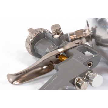 57314 | Краскораспылитель пневматический с верхним бачком V 0,6 л, сопло D 1.2, 1.5 и 1.8 мм, MATRIX-1